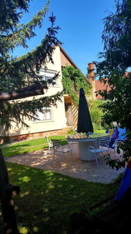 Borostyán Apartmann Balatonföldvár Exterior foto